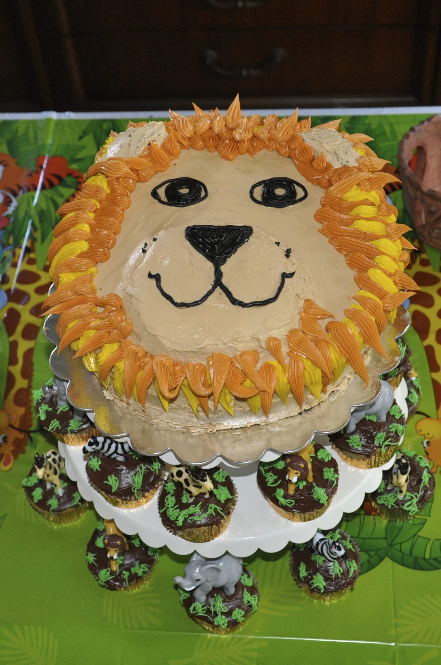 safari_Homemade Lion Cake